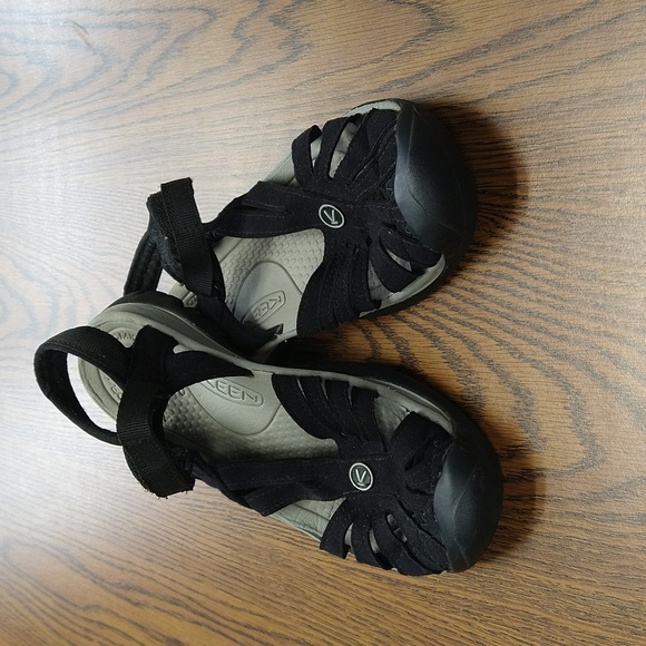 Keen Shoes - Keen LDS "Rose" strappy (Velcro) hiking sandal. Size 8.5, black.